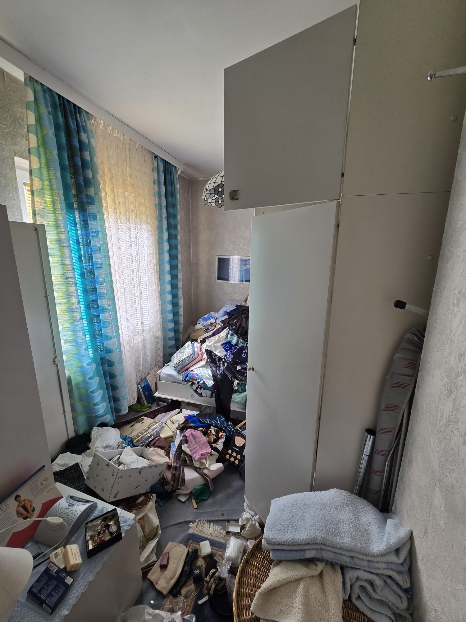 Haushaltsauflösung Pankow – volles Schlafzimmer vor der Auflösung